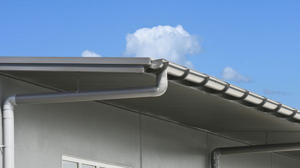 Cost of Commercial Gutter Repair in Spring Hill