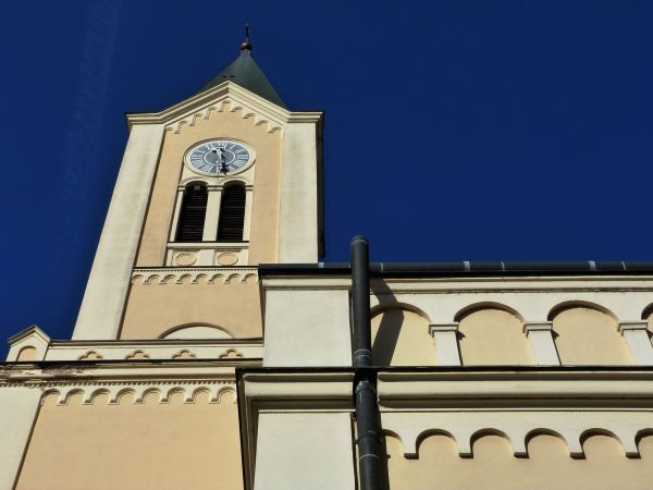 Cost of Church Gutter Installation in Spring Hill